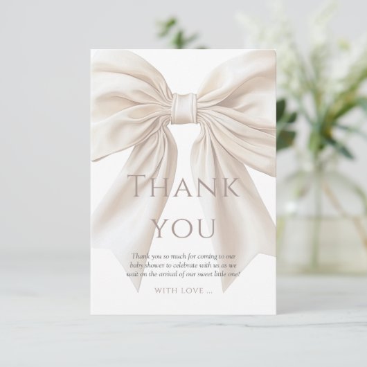 Elegant Beige Bow Genderneutraal Baby shower Bedankkaart (Staand voorkant)