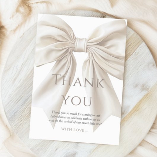Elegant Beige Bow Genderneutraal Baby shower Bedankkaart