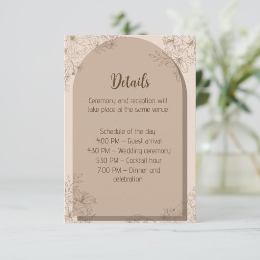 Elegant Beige Floral Wedding Informatiekaartje (Staand voorkant)