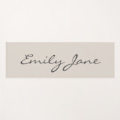 Elegant beige handgeschreven scriptnaam Aangepast Yogamat (Voorkant (horizontaal))