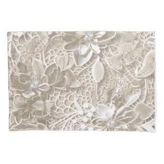 Elegant beige kant met diamant kussensloop