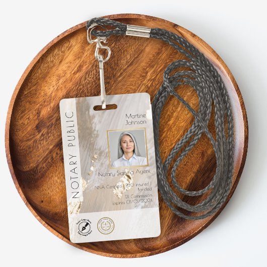 Elegant Beige Waterverf Logo QR Notaris Publiek Badge