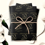 Elegant Black 70 en Fabulous 70th Birthday Inpakpapier Vel<br><div class="desc">Elegant Zwart 70 en Fabulous Ornament 70th Verjaardag Wrapping Papier. 70 en fabelachtige tekst in trendy gouden script en gouden ornamenten op een zwarte achtergrond. Personaliseer het met jouw naam en je leeftijd,  en maak je eigen elegante verjaardagswikkelpapier voor de verjaardag van een vrouw.</div>