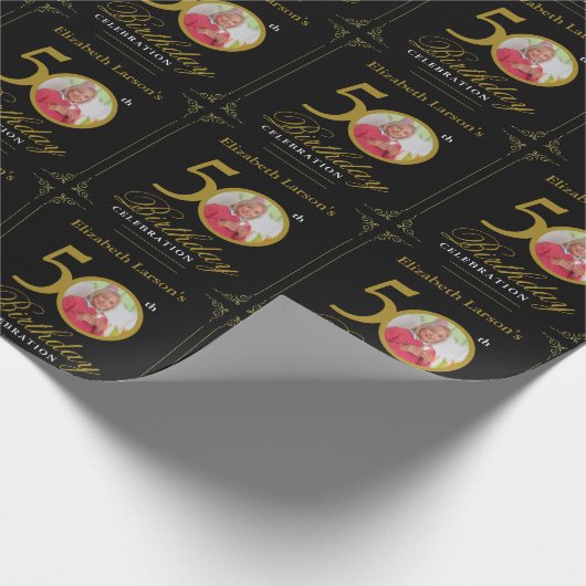 Elegant Black and Gold 50th Birthday Invitation Cadeaupapier (Hoek)