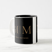 Elegant Black and Gold Masculine Monogram Name Tw Tweekleurige Koffiemok (Voorkant links)
