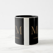 Elegant Black and Gold Masculine Monogram Name Tw Tweekleurige Koffiemok (Center)