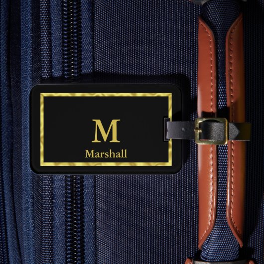 Elegant Black and Gold Monogram en Name Sjabloon Bagagelabel (Voorkant Insitu 4)