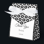 Elegant Black and White Party Favor Box Bedankdoosjes<br><div class="desc">Een zwarte en witte feestdoos.</div>