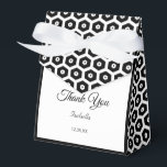 Elegant Black and White Party Favor Box Bedankdoosjes<br><div class="desc">Een zwarte en witte feestdoos.</div>