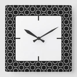 Elegant Black and White Petal Mandala Pattern Vierkante Klok