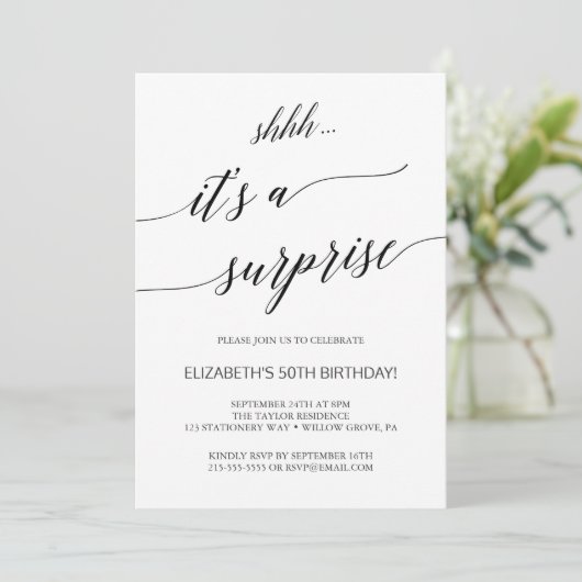 Elegant Black Calligraphy Surprise Party Kaart (Staand voorkant)