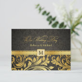Elegant Black en Gold Damask met Monogram RSVP (Staand voorkant)