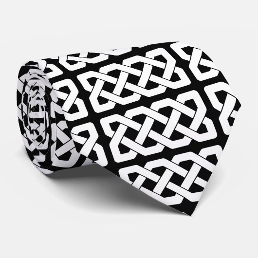 Elegant Black en White Celtic Knot Pattern Stropdas (Opgerold)