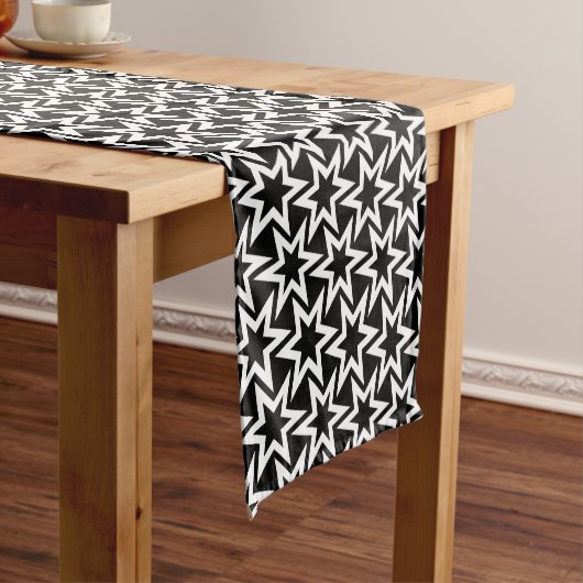 Elegant Black en White Geometric Star Korte Tafelloper (Voorbeeld)