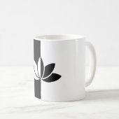 Elegant Black en White Lotus Flower Koffiemok (Voorkant rechts)