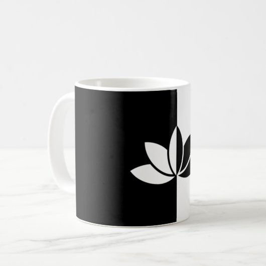 Elegant Black en White Lotus Flower Koffiemok (Voorkant links)