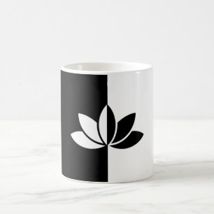 Elegant Black en White Lotus Flower Koffiemok