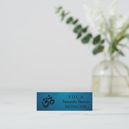 Elegant Black en White OM-symbool Yoga-instructeur Mini Visitekaartje (Staand voorkant)