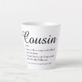 Elegant Black en White Script Cousin Definitie Latte Mok (Voorkant)