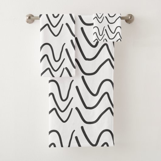 Elegant Black en White Wavy Stripe Pattern Bad Handdoek (Insitu)