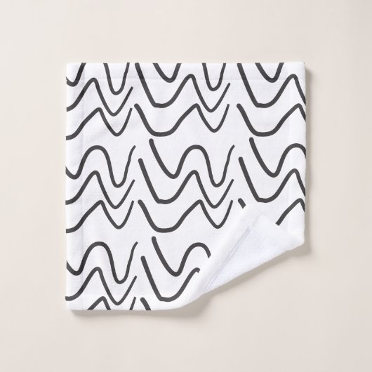 Elegant Black en White Wavy Stripe Pattern Bad Handdoek (Wasdoekje)