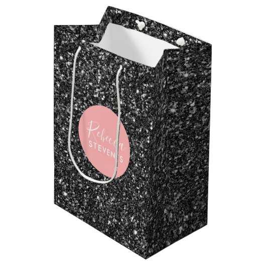 Elegant Black Faux Glitter Monogram Medium Cadeauzakje (Voorkant Gekanteld)