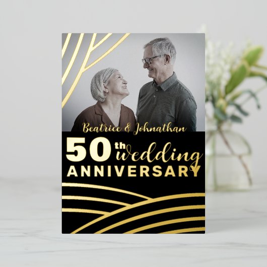 Elegant Black & Gold 50th Wedding Jubileum Folie Uitnodiging (Staand Voorkant)