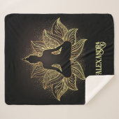 Elegant Black Gold Buddha Lotus Flower Meditation Sherpa Deken (Voorkant (horizontaal))