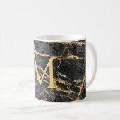 Elegant Black Gold Marble Monogram Koffiemok (Voorkant rechts)