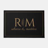 Elegant Black Gold Monogram Script Deurmat (Voorkant)
