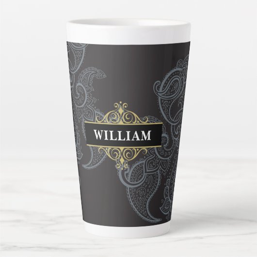 Elegant Black Gold Paisley Monogram Latte Mok (Voorkant)