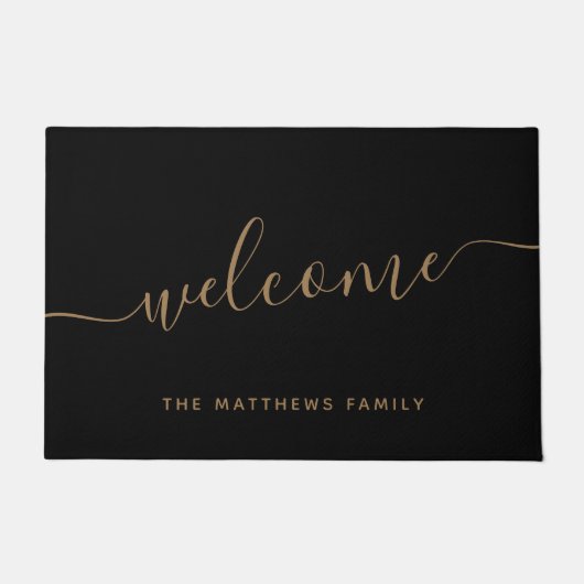 Elegant Black Gold Script Family Name Welkom Deurmat (Voorkant)