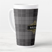 Elegant Black Gold Tartan Pset Monogram Latte Mok (Linkerhoek)