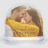 Elegant Black Mr and Mrs Monogram Photo Wedding Sneeuwbol (Voorkant)