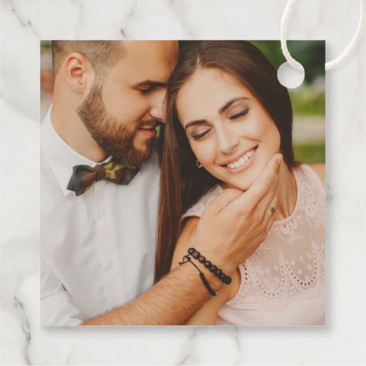 Elegant Black Mr en Mrs Script Custom Monogram Bedankjes Labels (Achterkant)