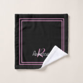 Elegant Black Pink Monogram Initiaal Naam Striped Bad Handdoek (Wasdoekje)