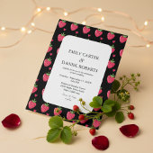 Elegant Black & Pink Strawberry Wedding Invitation Kaart