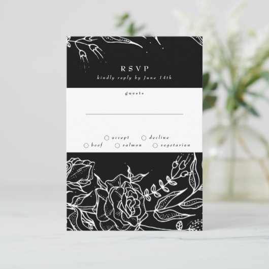 Elegant Black Tuxedo Bright White Wreath Wedding RSVP Kaartje (Staand voorkant)