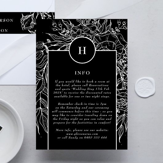 Elegant Black Tuxedo Monogram Wreath Wedding Informatiekaartje