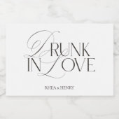 Elegant Black & White Drunk in Love Mini Champagne Sparkling Wijnetiket (Enkel label)