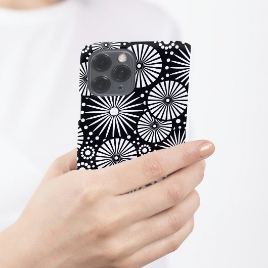 Elegant Black White Geometric Flowers Starburst iPhone Hoesje