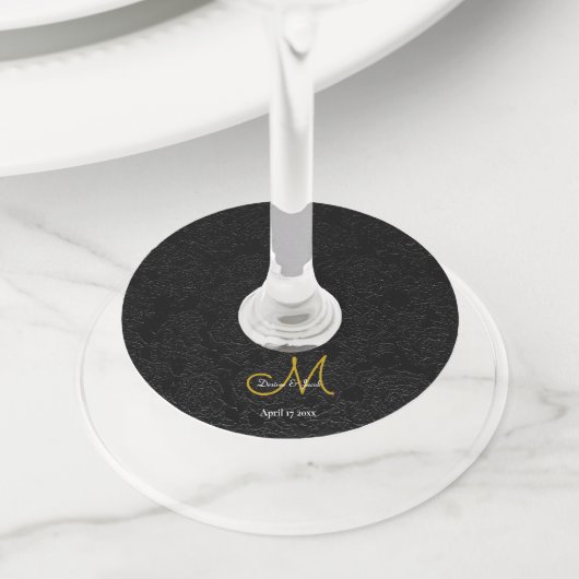 Elegant Black White Gold Simple WeduwMonogram Wijnglaslabel (Dichtbij)