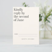 Elegant Black White Minimalist Modern Wedding RSVP Kaartje (Staand voorkant)