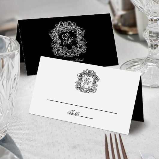 Elegant Black White Monogram Crest Vintage Wedding Plaatskaartje