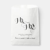 Elegant Black White Mr en Mrs Love is Sweet Bedankzakje (Voorkant)