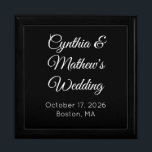 Elegant Black & White Wedding Cadeaudoosje<br><div class="desc">Gebruik deze prachtige zwart-wit doos om een cadeau te cadeaus op een bruiloft. Of, als je gaat trouwen, gebruik het als een sieraad of souvenirdoos. Je kunt je trouwinformatie erop zetten om je trouwdag of een evenement te herdenken. Het is een verbluffende, stijlvolle doos. . Het verhaal van Sharon Lee...</div>