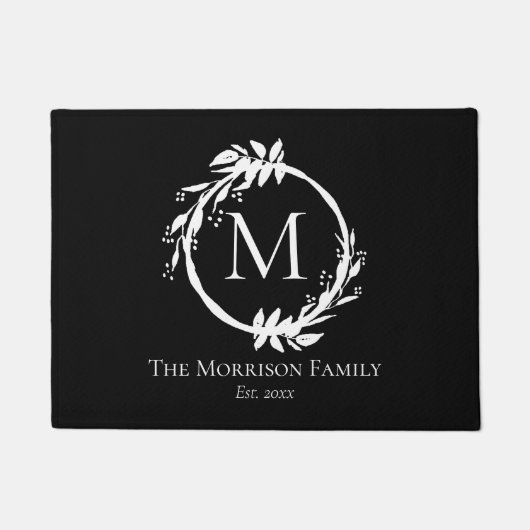 Elegant Black White Wreated Family Name Monogram Deurmat (Voorkant)