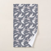 Elegant bladgrijs Modern Botanisch Bad Handdoek (Handdoek)