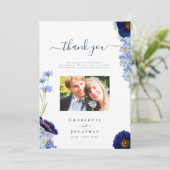 Elegant Blauw Bloemen Bruiloft Foto Dank u Kaart (Staand voorkant)