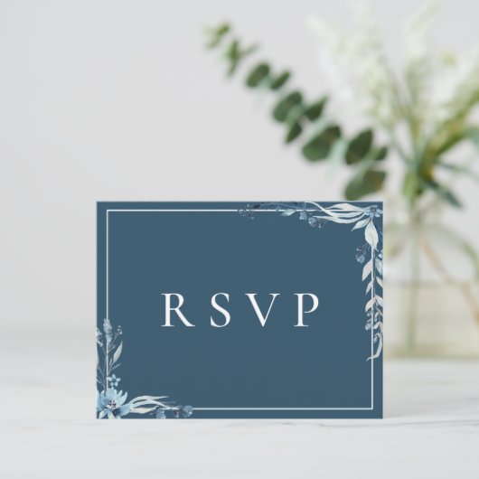 Elegant Blauw Bloemen Bruiloft RSVP Song Aanvraag Uitnodiging Briefkaart (Staand voorkant)